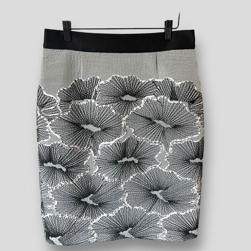 Gracia Skirt Full Back Zip Embroidered Gray Black White Textured Floral. - Picture 1 of 6